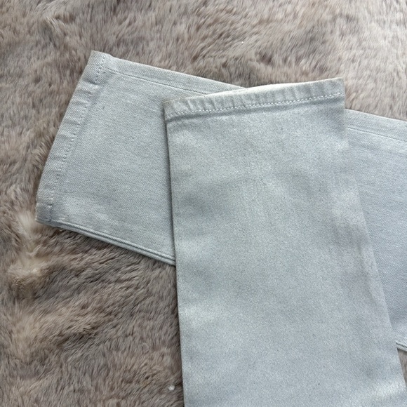 AG Adriano Goldschmied | Farrah Skinny Ankle Jeans
Luminous Fade to Grey - Picture 9 of 14